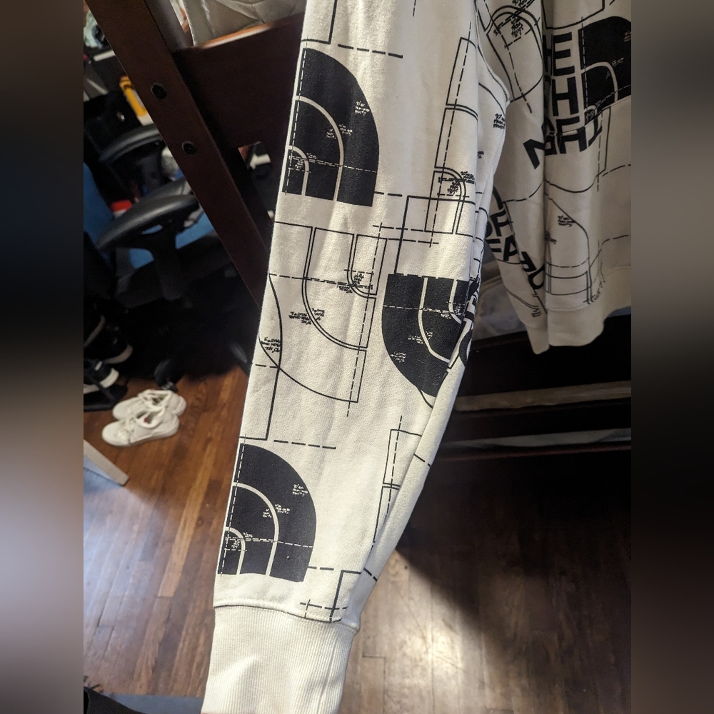 North Face Sweater - Picture 2 of 4